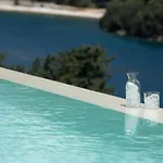Anthelia-idyllic View And Private Access To The Sea