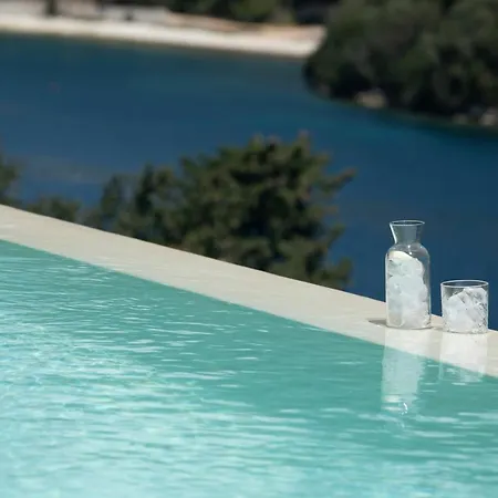 Anthelia-idyllic View And Private Access To The Sea
